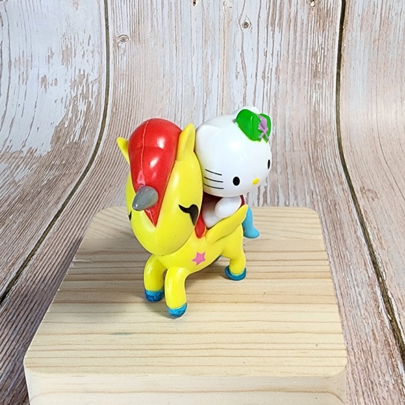 🔥🔛SALE🔥Brand New Rare 2013 Hello Kitty x Tokidoki 7-11 Sanrio Unicorno - Picture 4 of 7